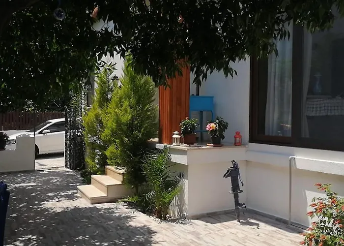 Lacivert Ξενοδοχείο *