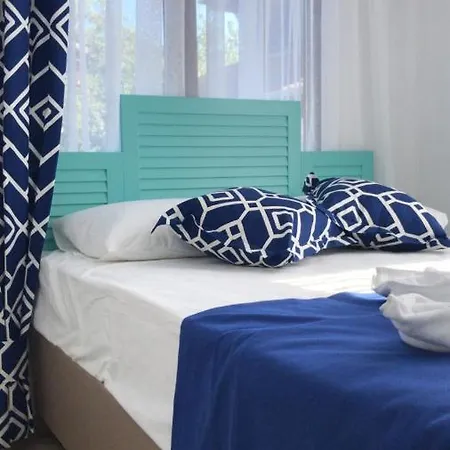 Lacivert 阿奇亚卡